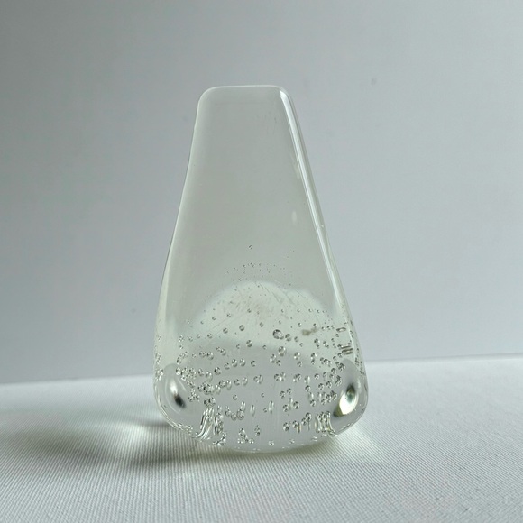 Vintage Clear Crystal Bubble Glass 4 Sided Pyramid Paperweight - Picture 4 of 12